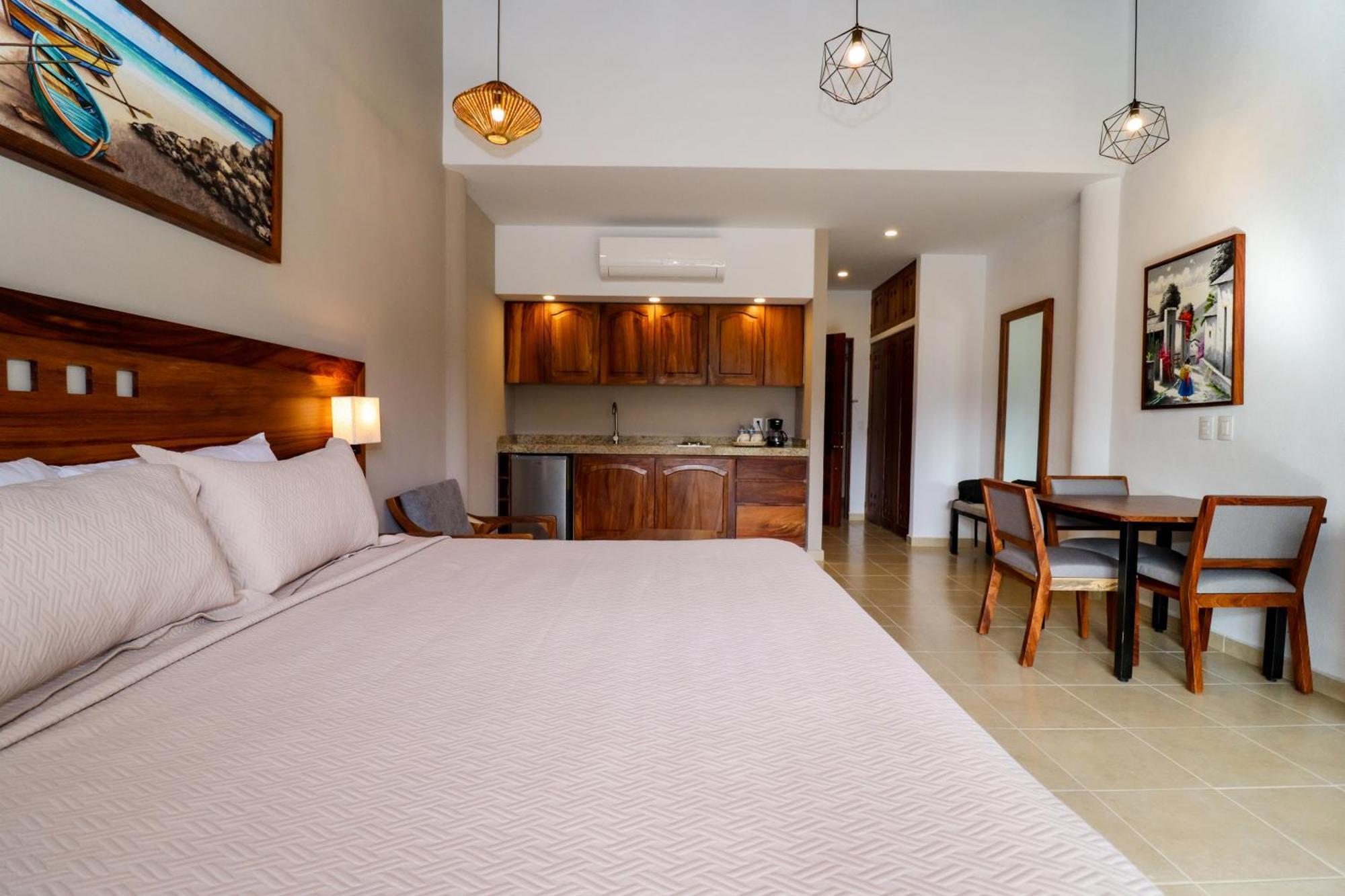 River Park Hotel Пуэрто-Вальярта Экстерьер фото