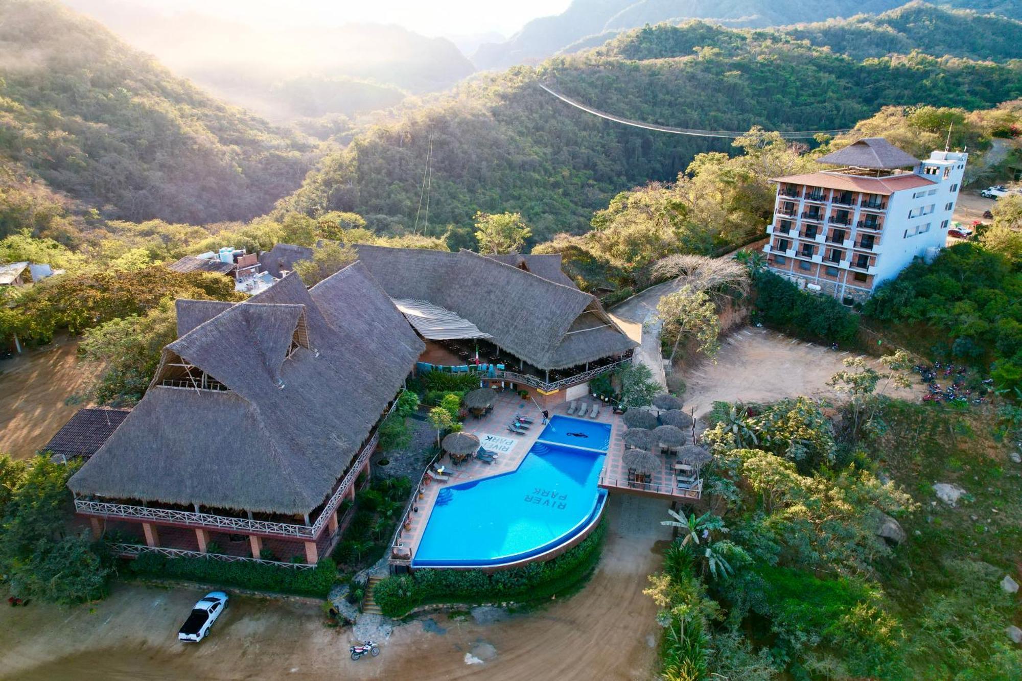 River Park Hotel Пуэрто-Вальярта Экстерьер фото